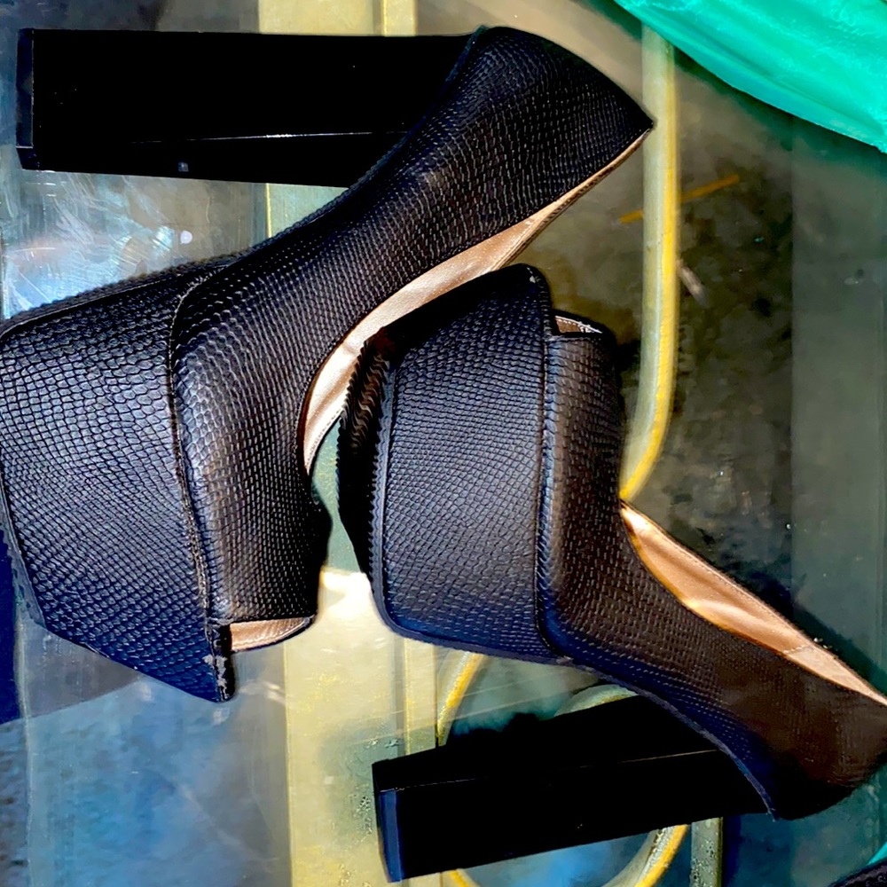 QUPID HIGH HEELS SIZE 8